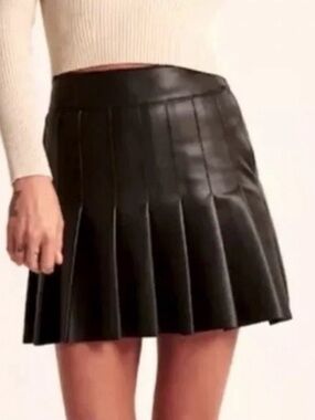 NWT Abercrombie & Fitch Vegan Leather Pleated Mini Skirt XS